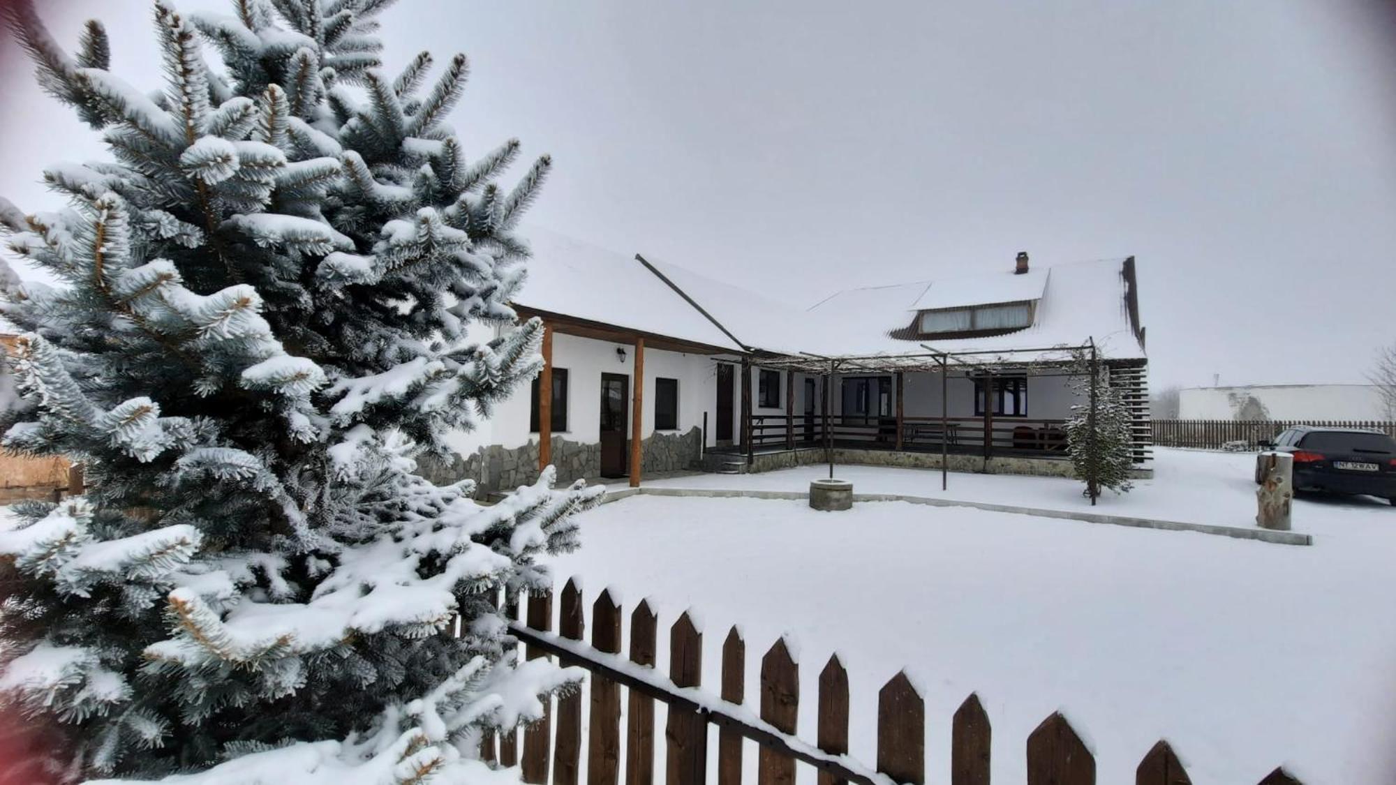 Casuta Din Deal Târgu Neamț Zewnętrze zdjęcie